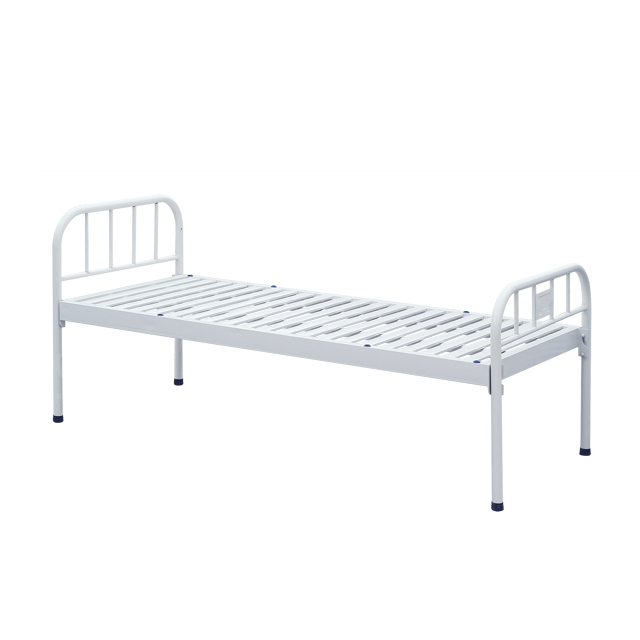 La cama plana de hospital manual se utiliza para el paciente 