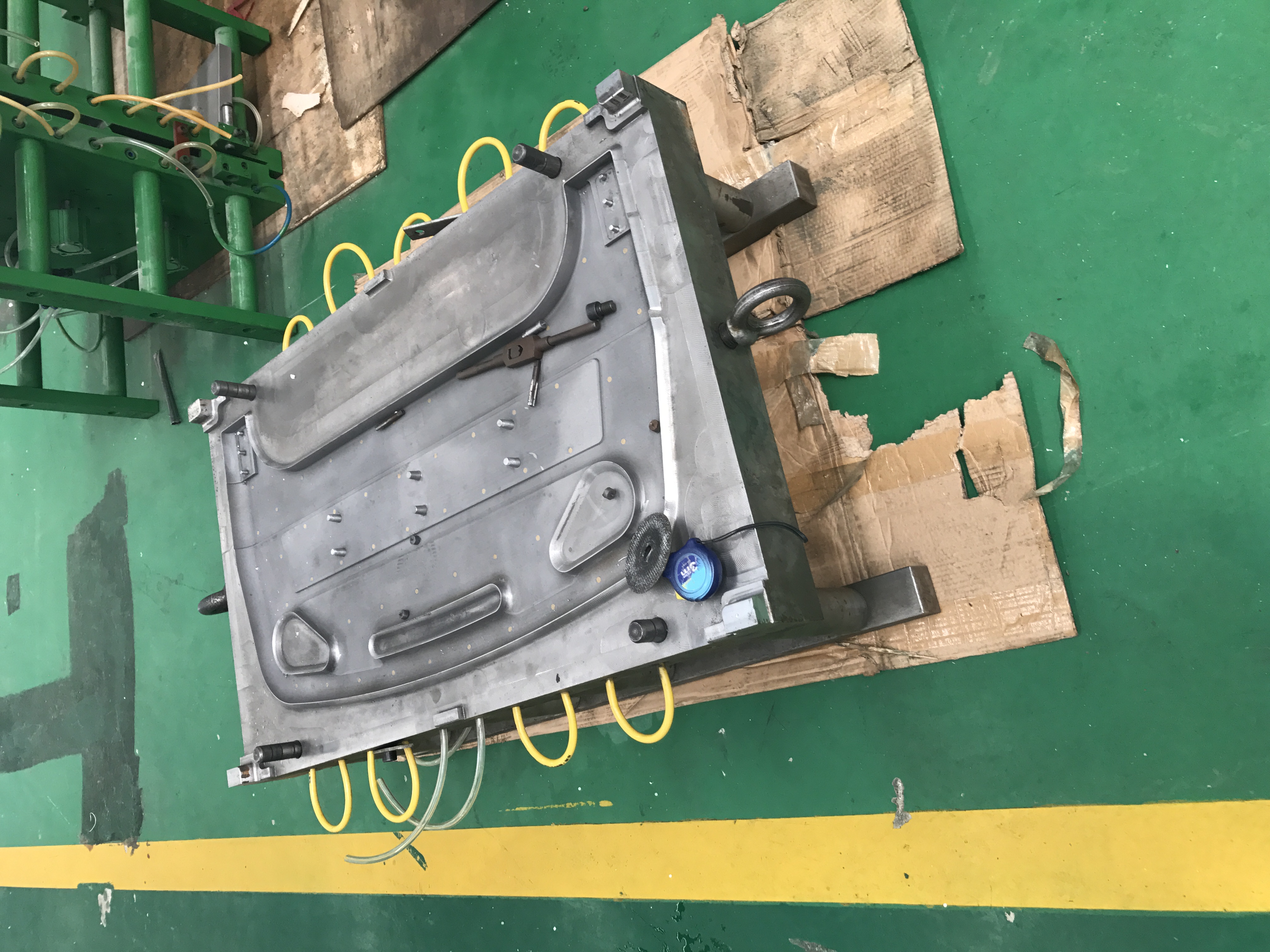 Molde para la fabricación de componentes de carros médicos de ABS