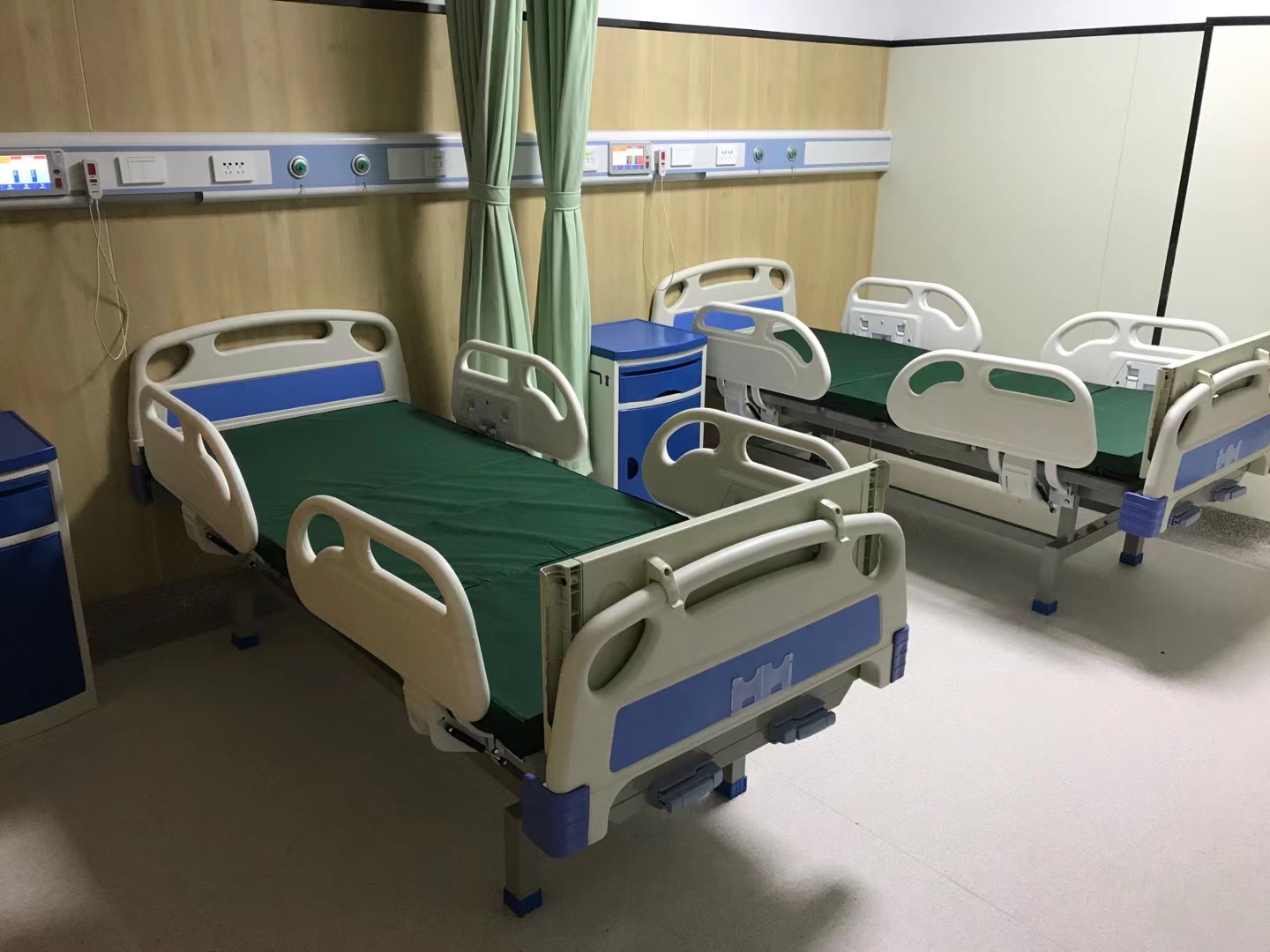 Cama manual de hospital con bielas