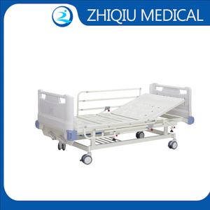 Cama de hospital paciente del oficio de enfermera manual ajustable del metal médico de la clínica de 2 funciones con las ruedas